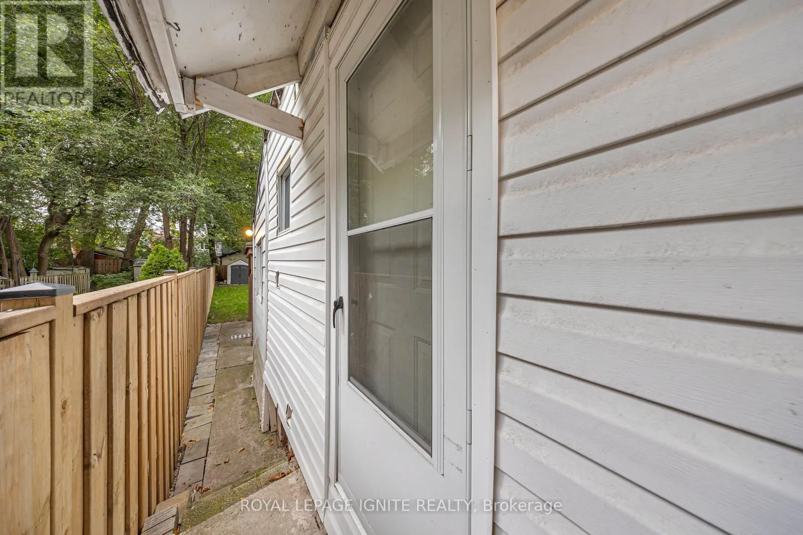 148 BARRINGTON AVENUE