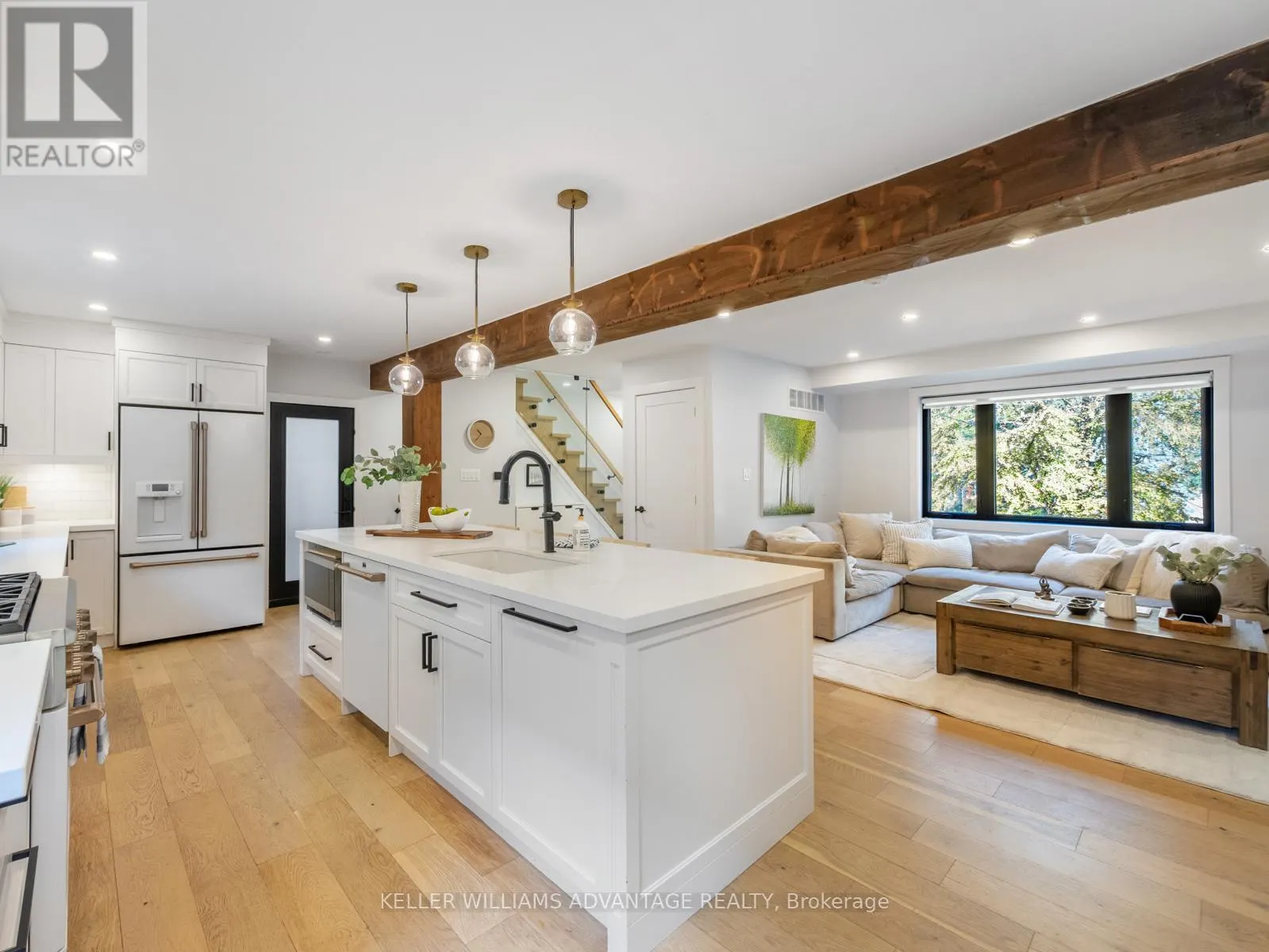 93 GLEN DAVIS CRESCENT