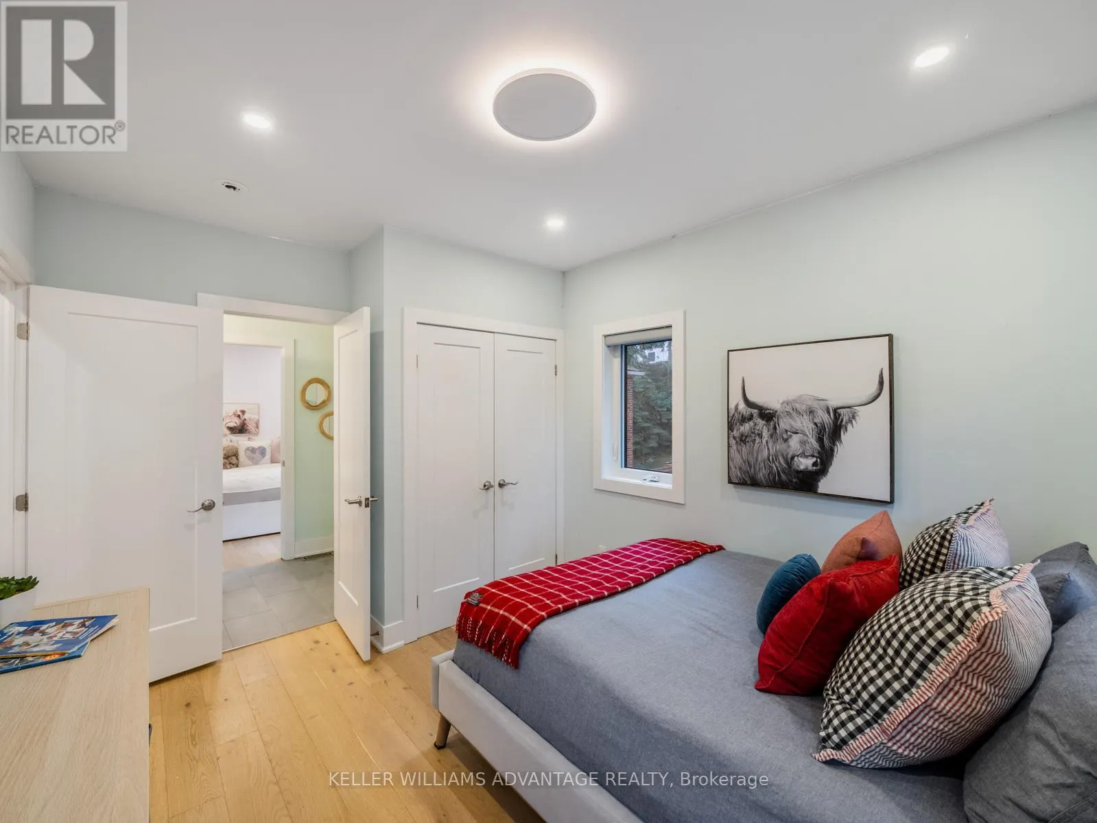 93 GLEN DAVIS CRESCENT