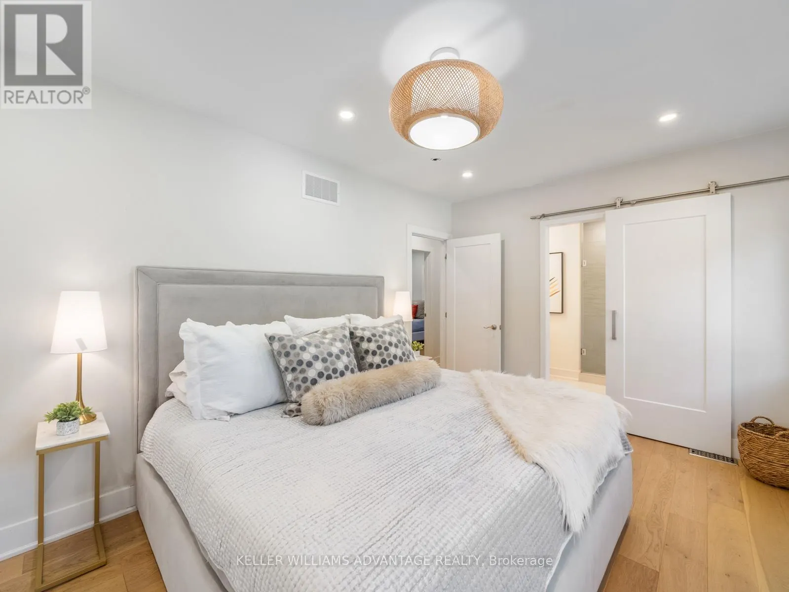 93 GLEN DAVIS CRESCENT