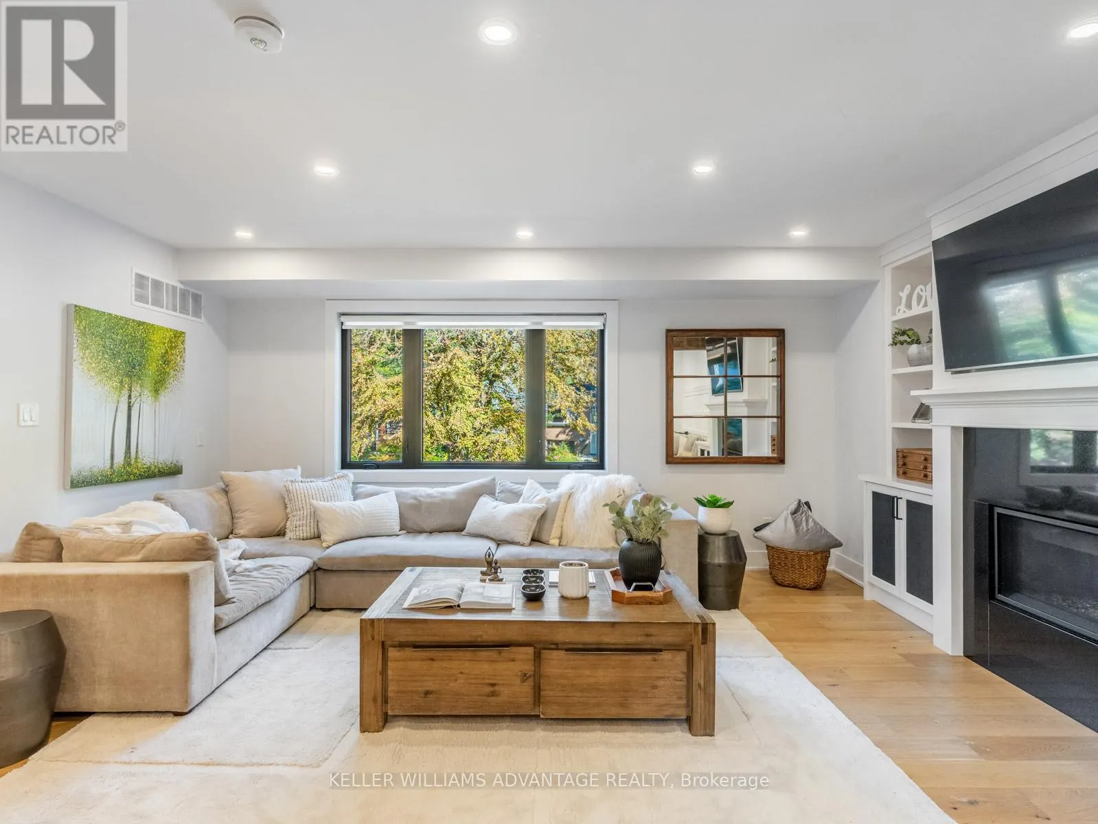 93 GLEN DAVIS CRESCENT