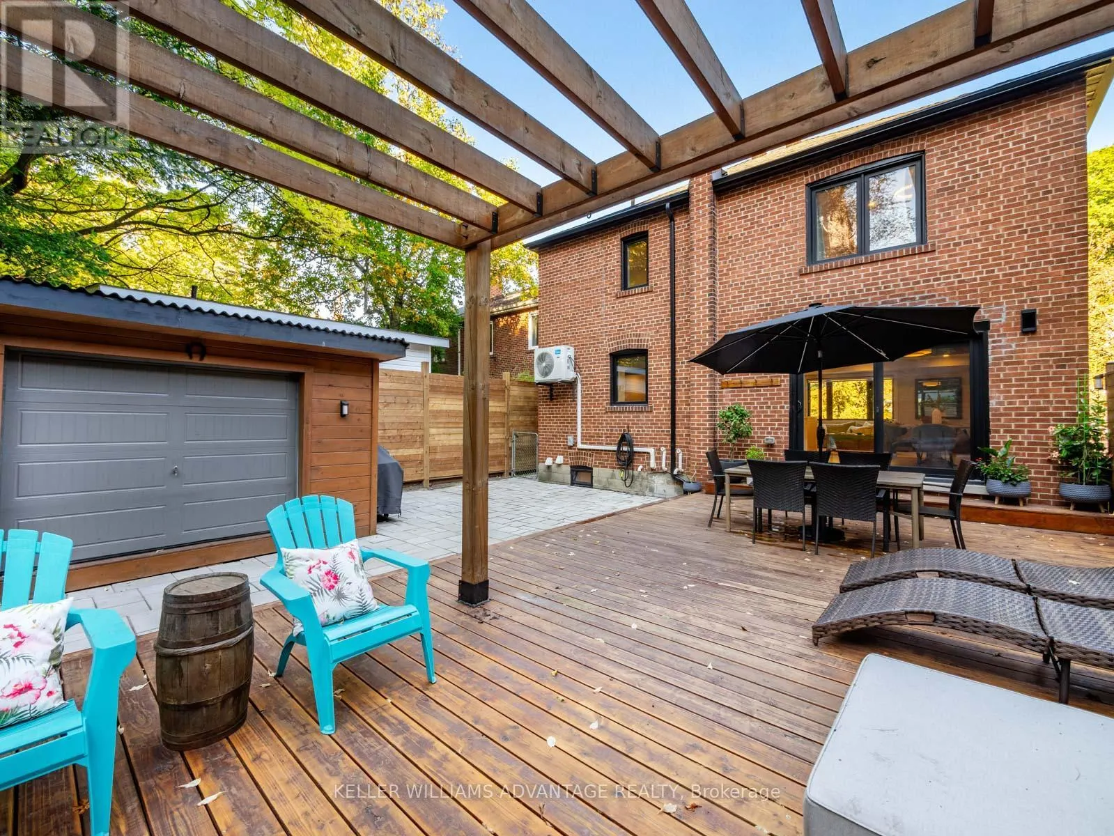 93 GLEN DAVIS CRESCENT