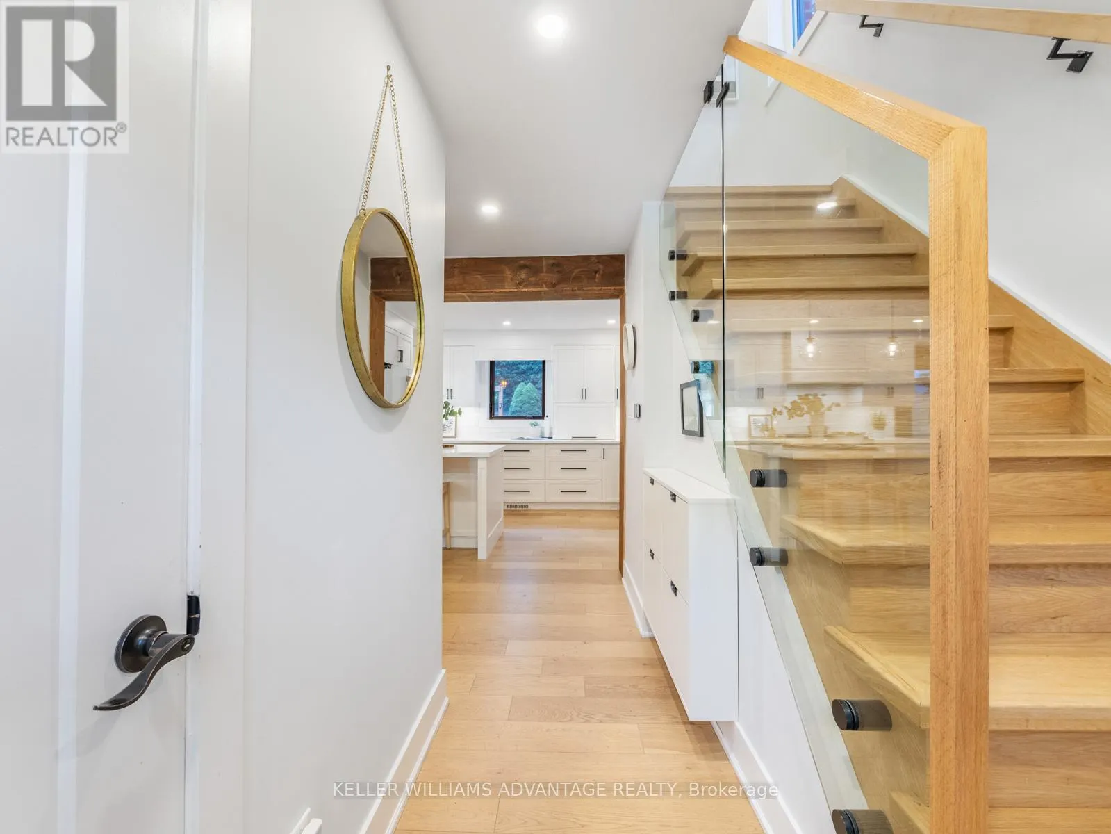 93 GLEN DAVIS CRESCENT