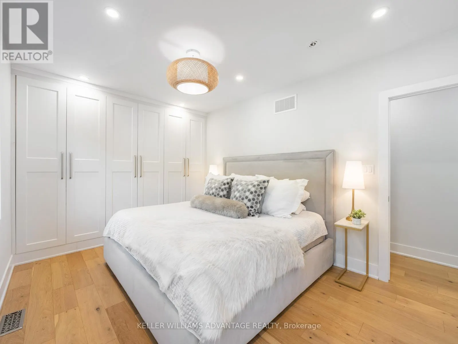 93 GLEN DAVIS CRESCENT