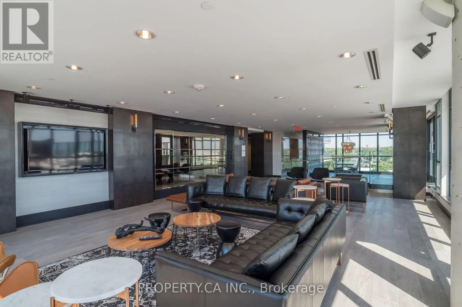 305 - 1190 DUNDAS STREET E