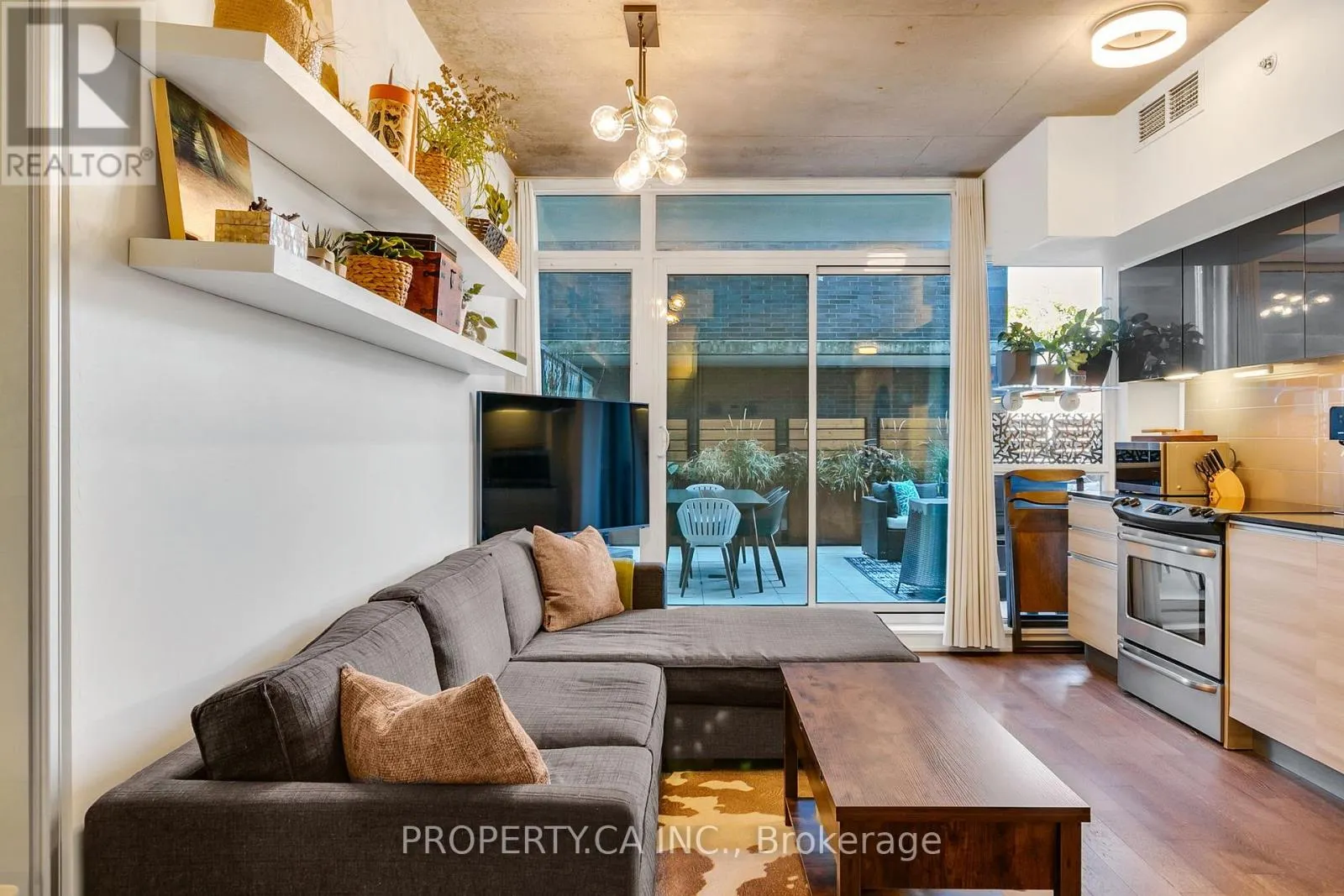 305 - 1190 DUNDAS STREET E