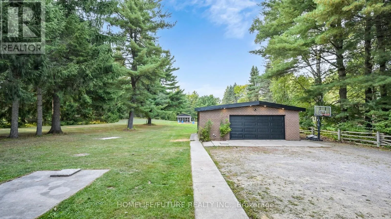 MAIN - 474 TAUNTON ROAD W