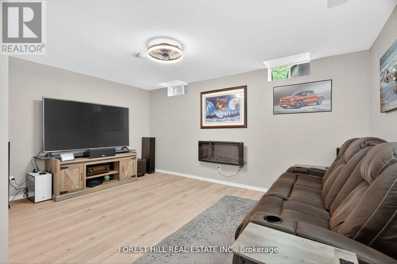 24 VESNA COURT