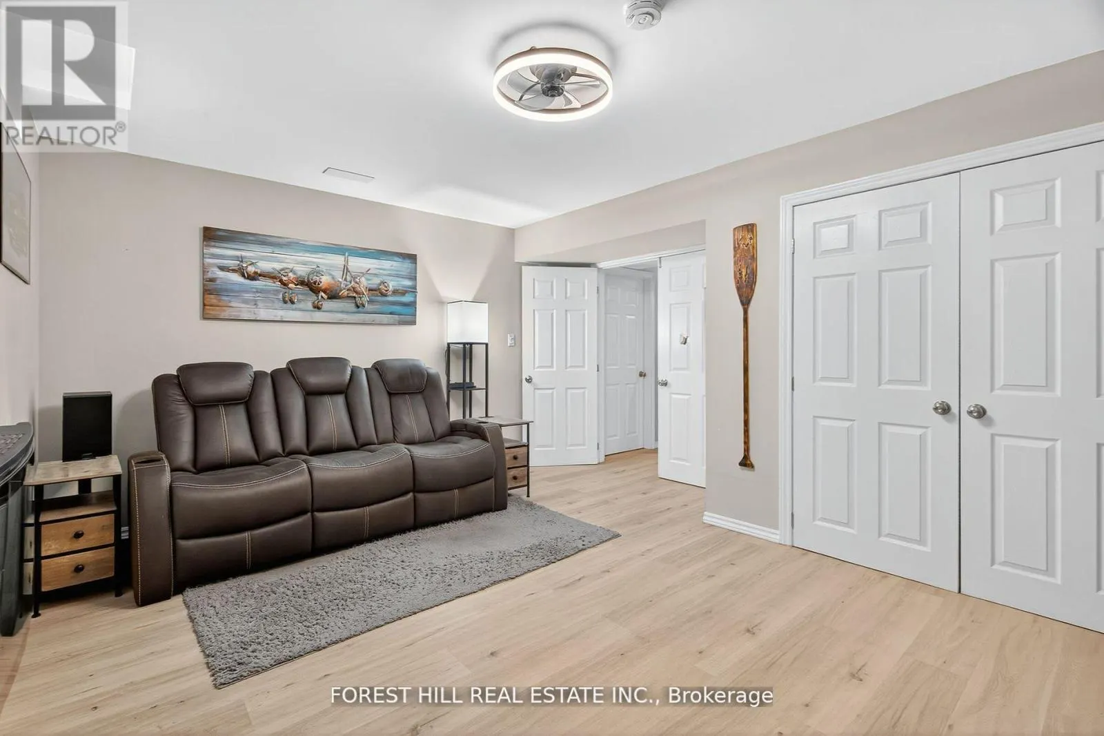 24 VESNA COURT