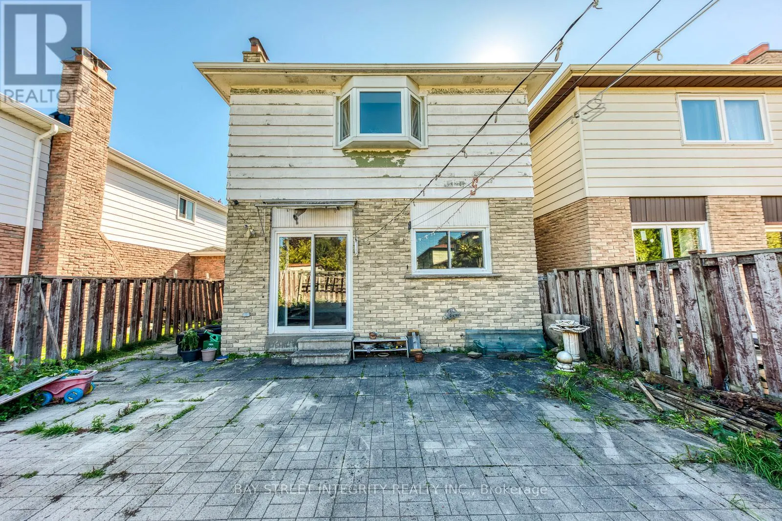 200 INVERGORDON AVENUE