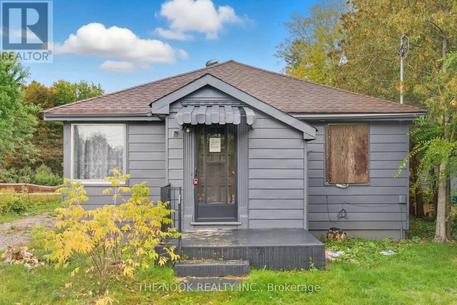 1496 SIMCOE STREET N