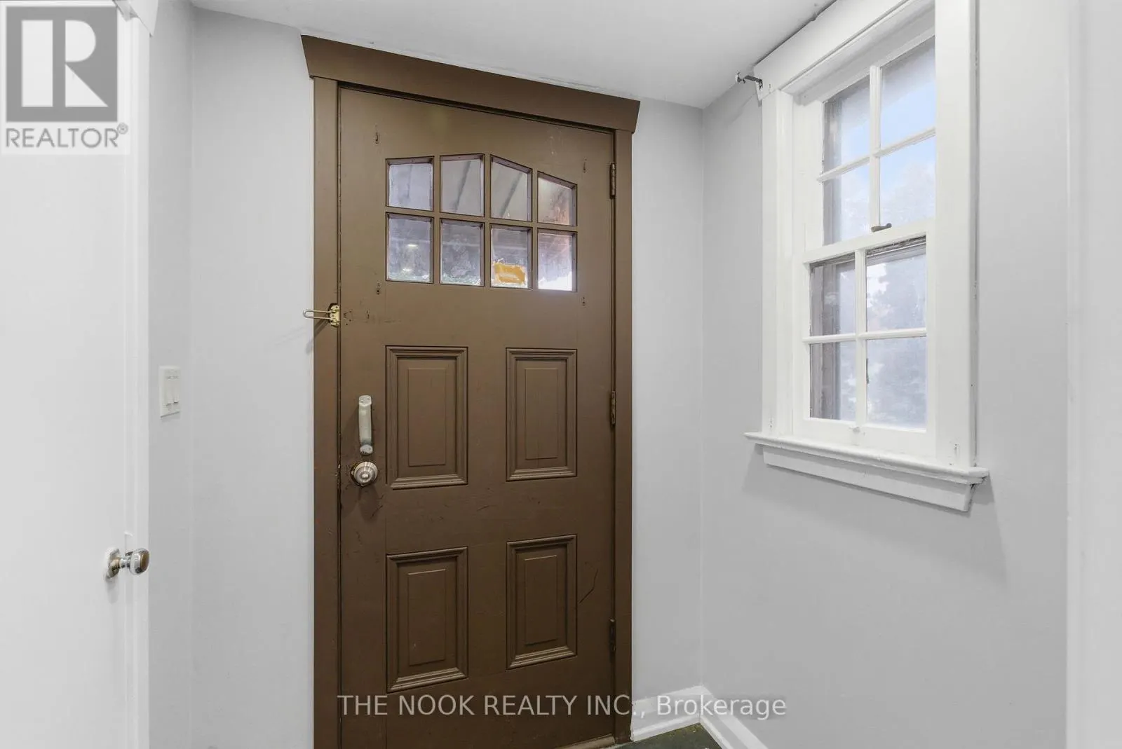 1496 SIMCOE STREET N