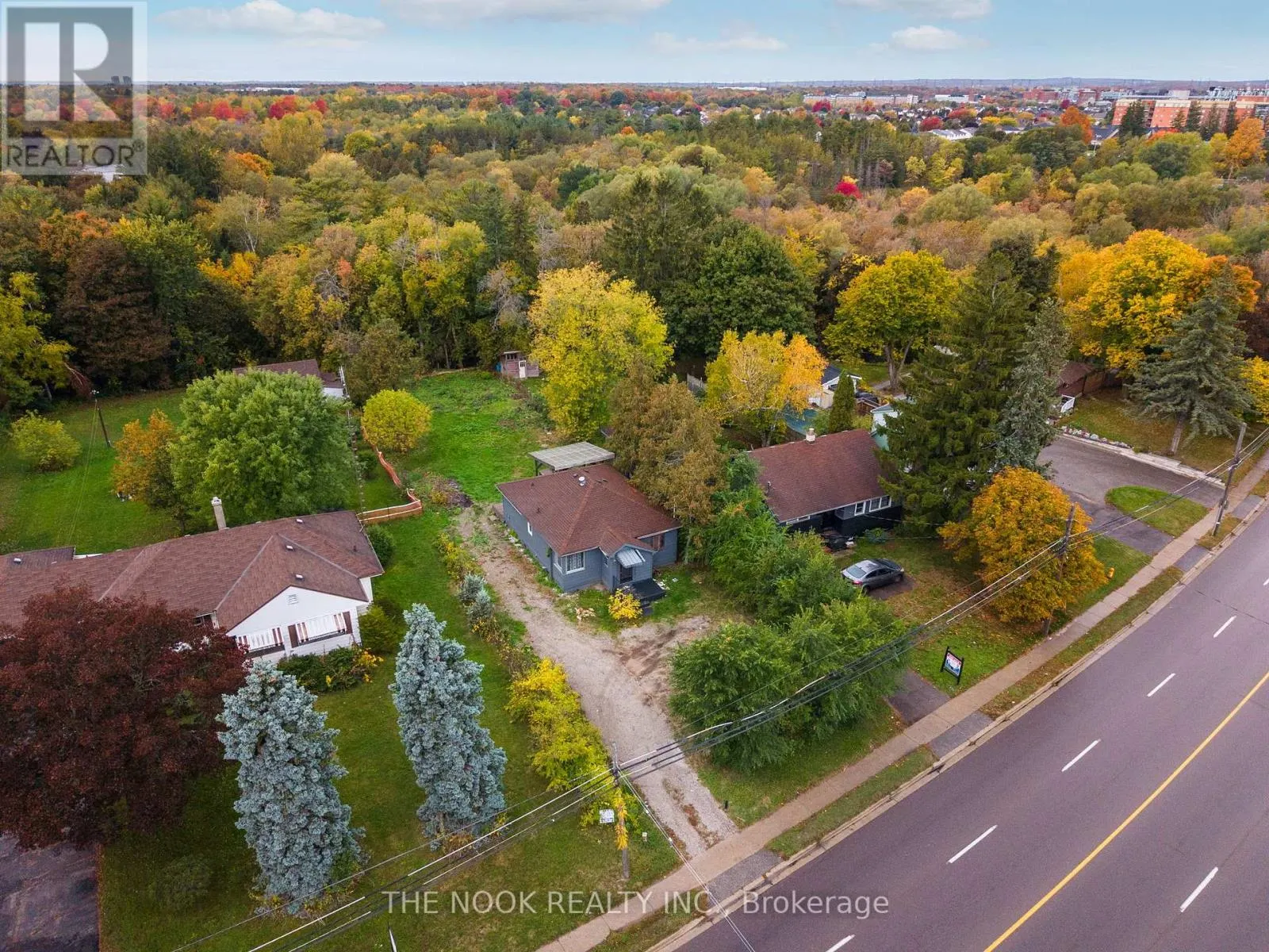 1496 SIMCOE STREET N