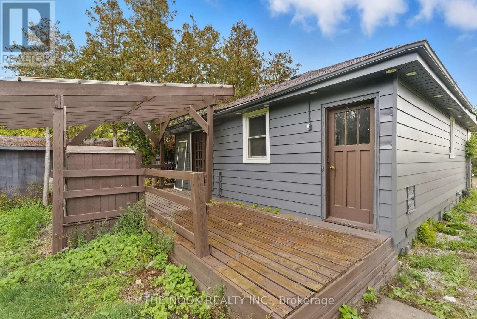 1496 SIMCOE STREET N