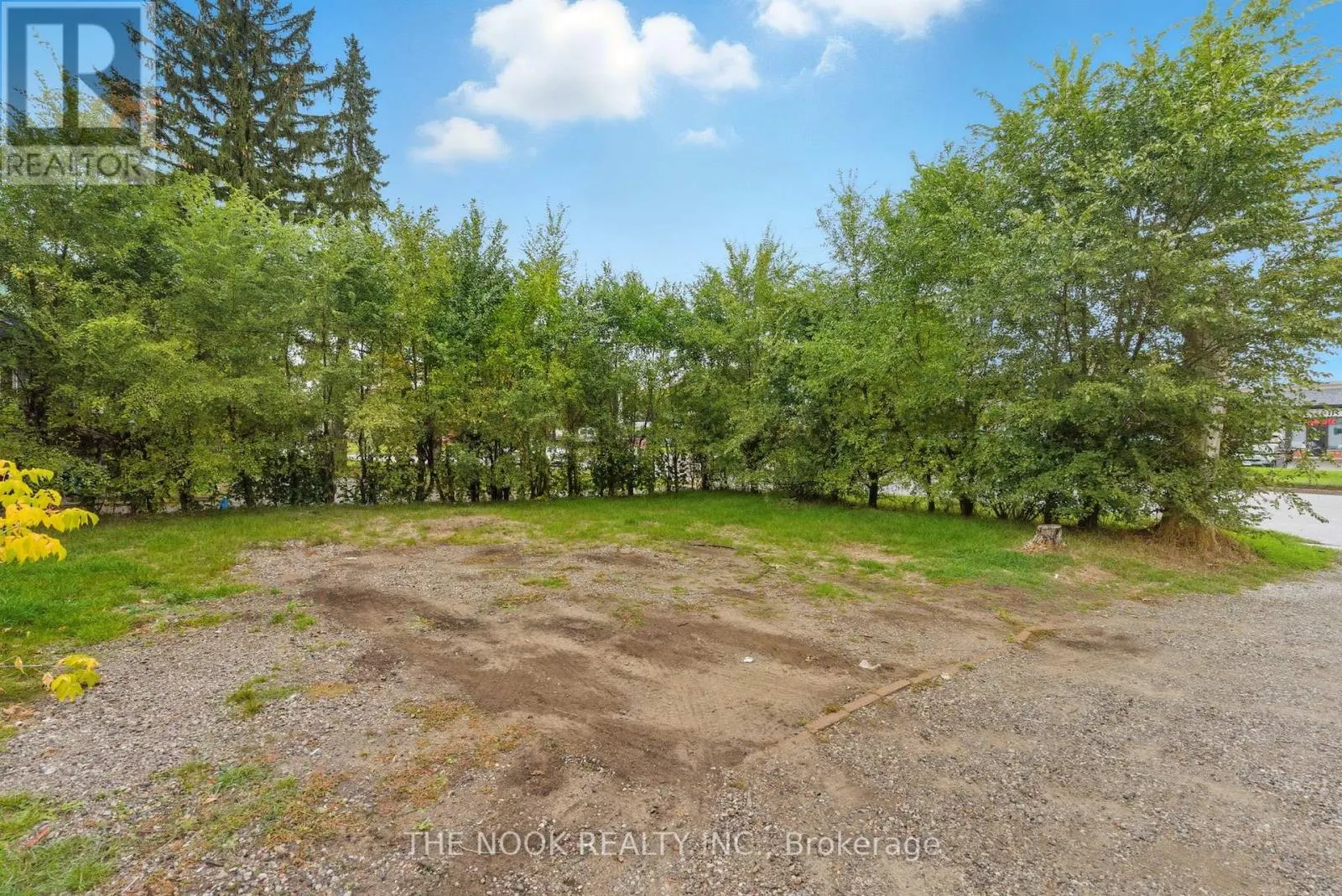 1496 SIMCOE STREET N