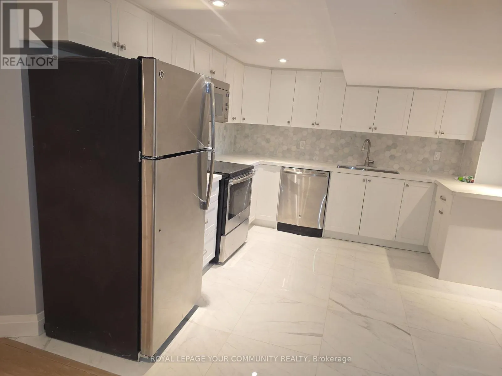 LOWER LEVEL - 312 COCHRANE STREET