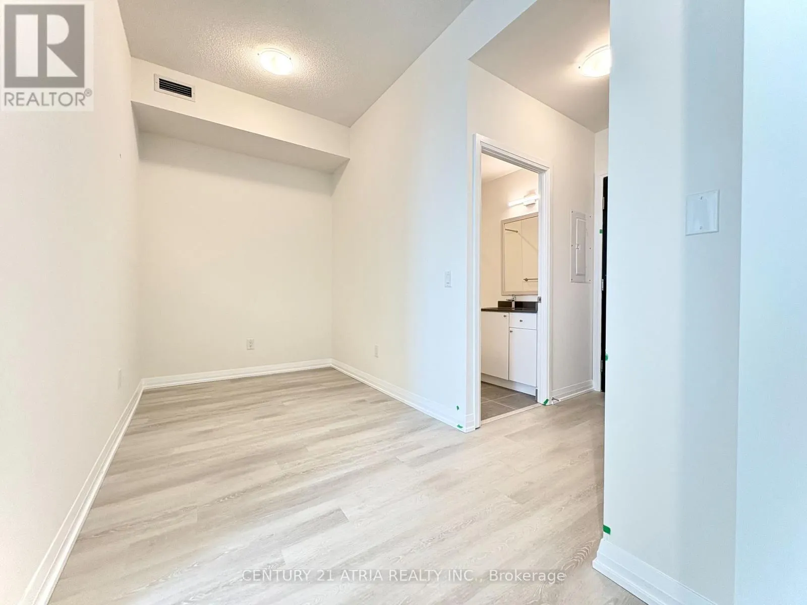 1025 - 3270 SHEPPARD AVENUE E