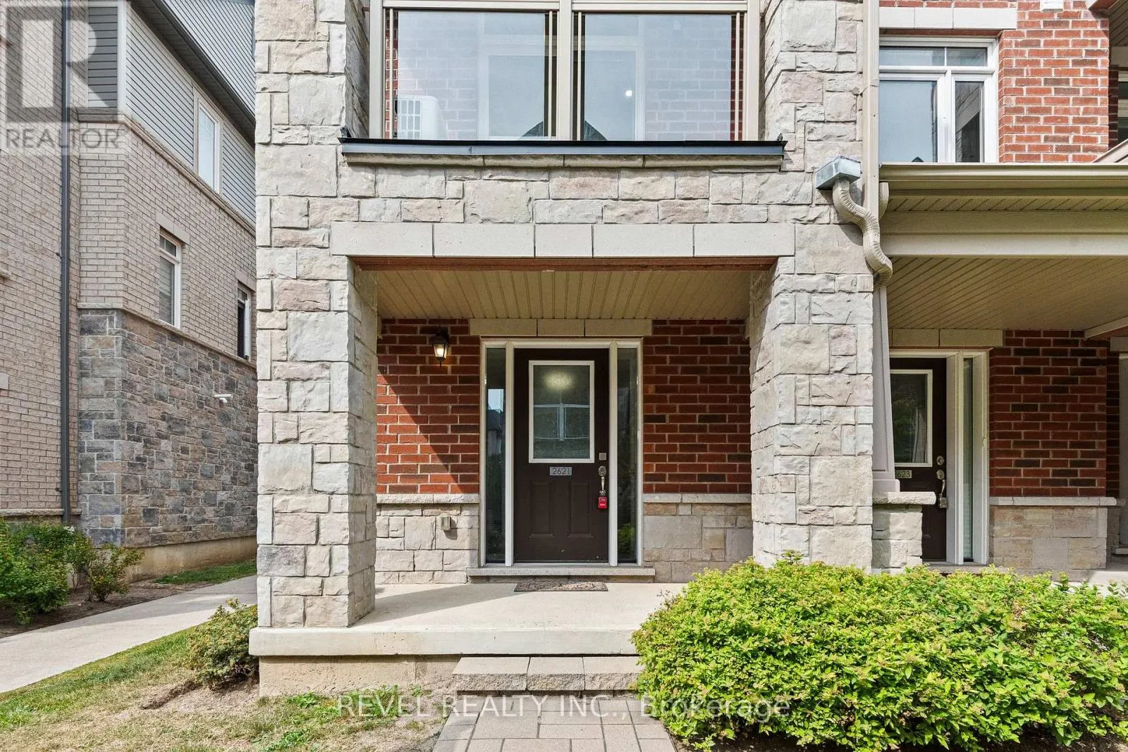 2621 GARRISON CROSSING
