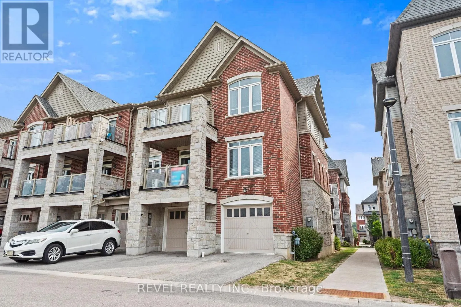 2621 GARRISON CROSSING