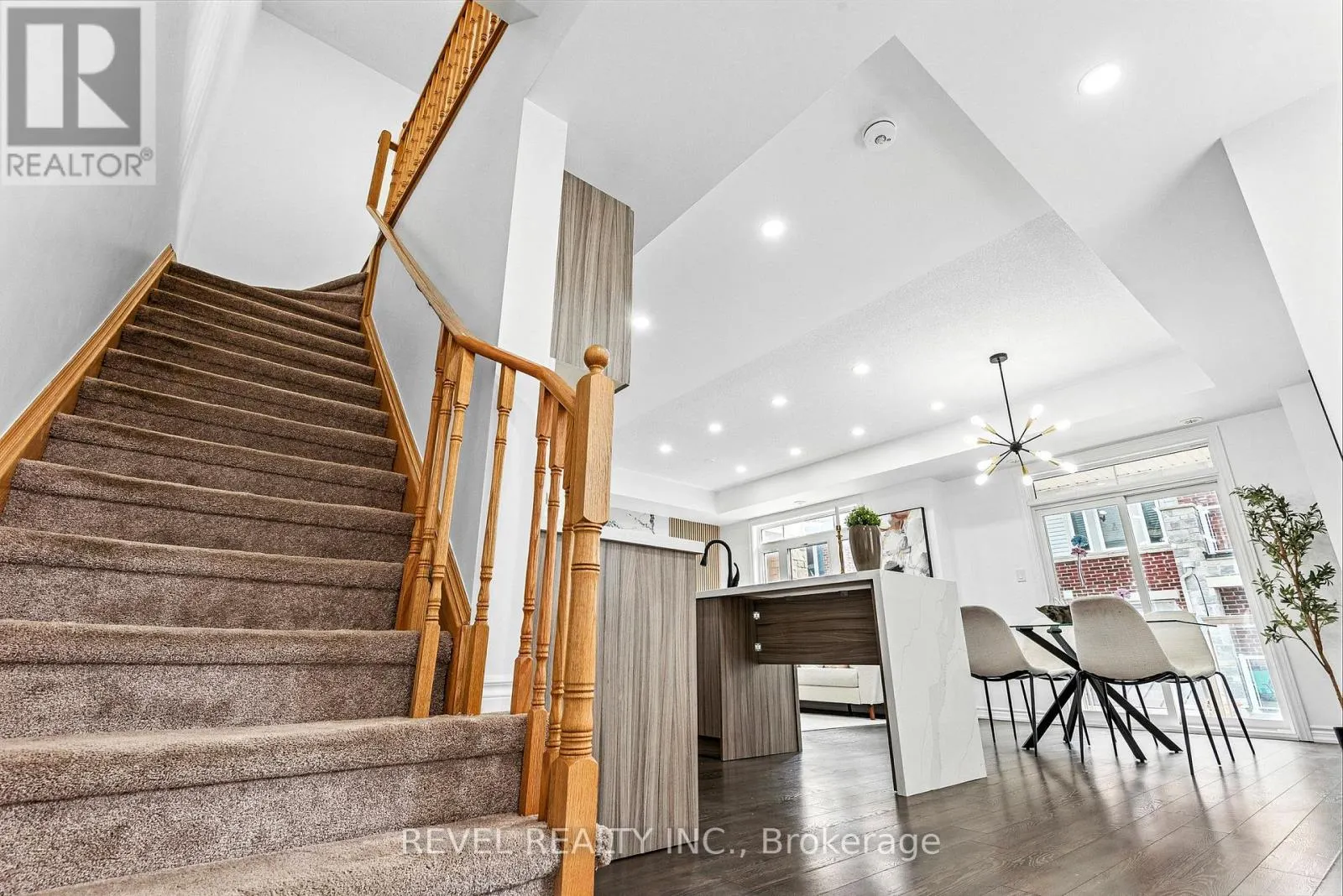 2621 GARRISON CROSSING