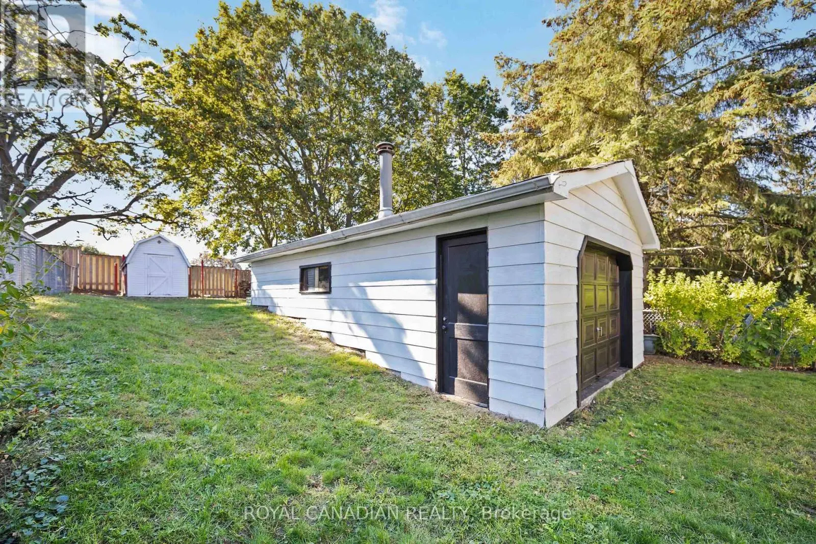 1057 KING STREET E