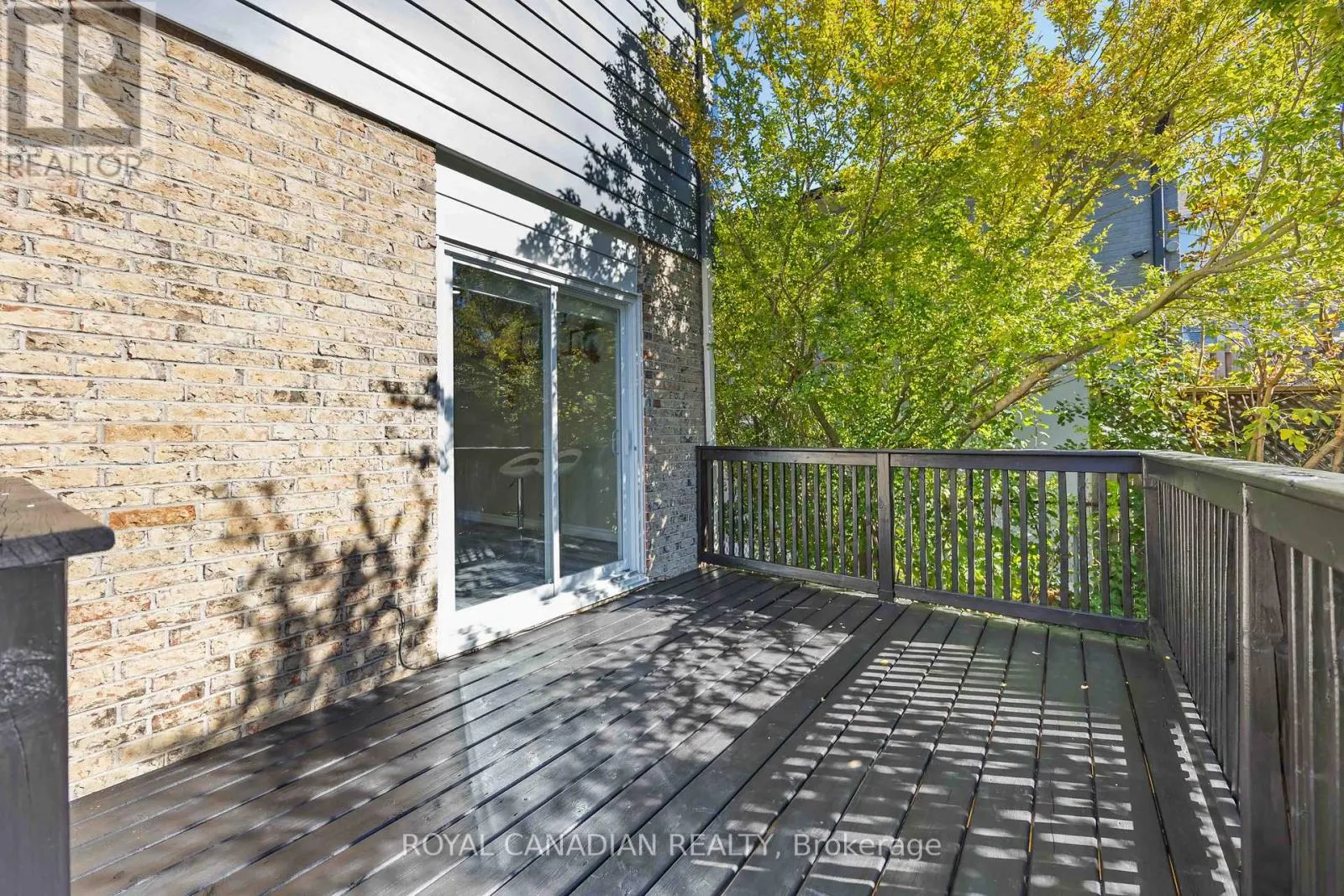 1057 KING STREET E