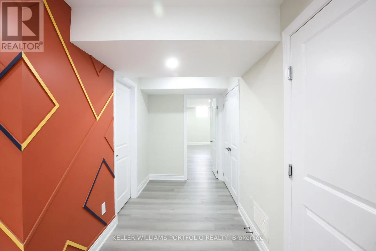 BSMT - 99 HURST DRIVE W