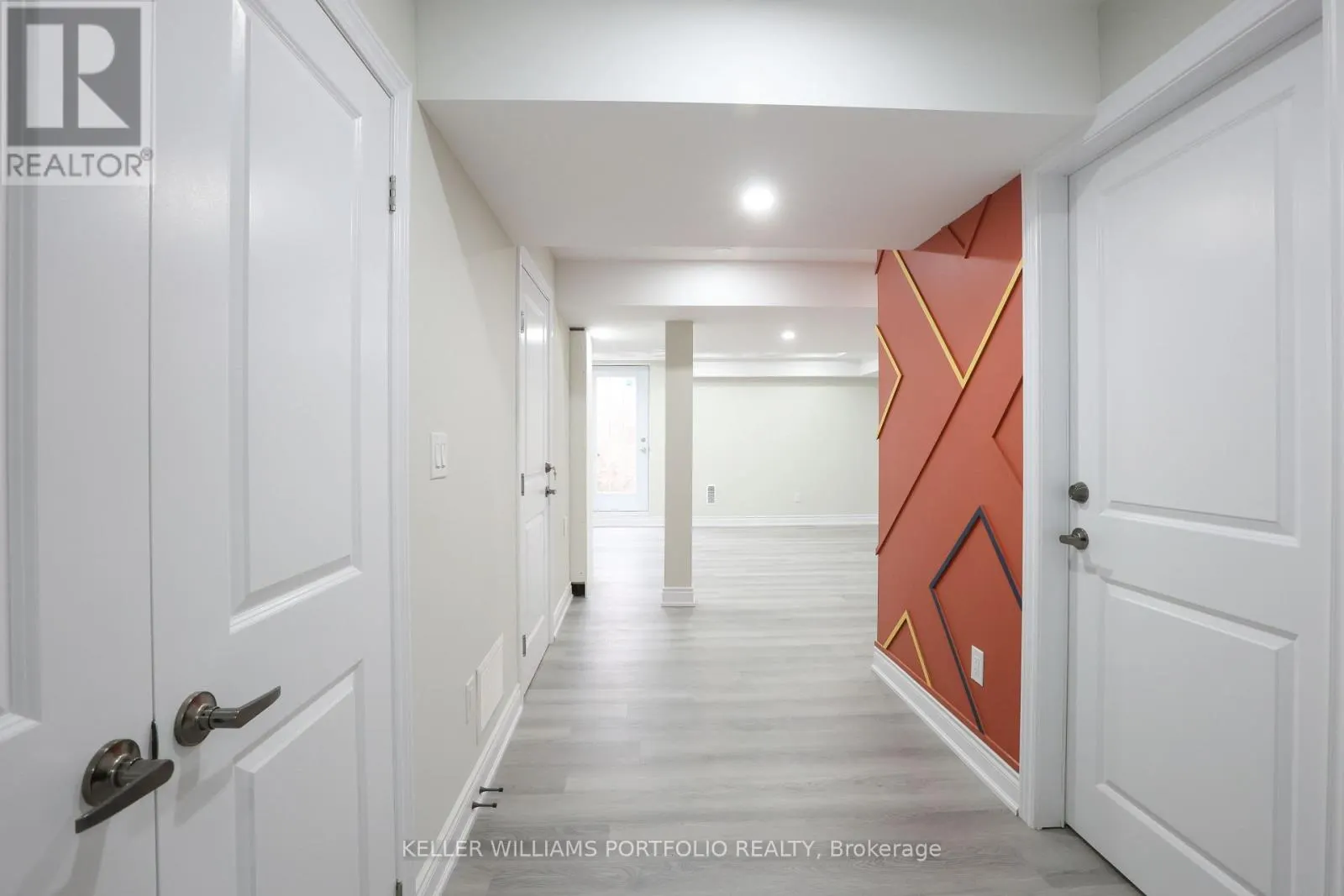 BSMT - 99 HURST DRIVE W