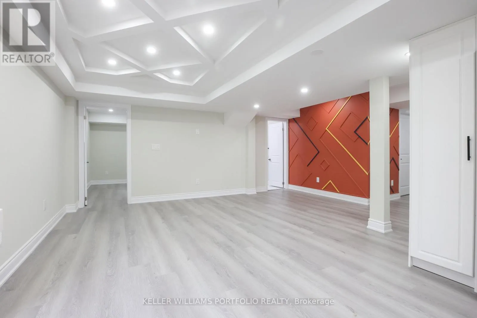 BSMT - 99 HURST DRIVE W
