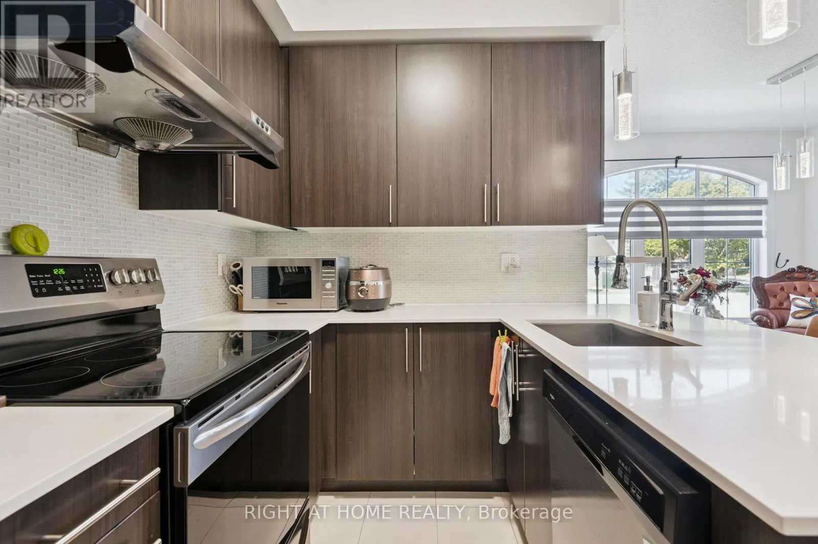 14 - 1255 BRIDLETOWNE CIRCLE