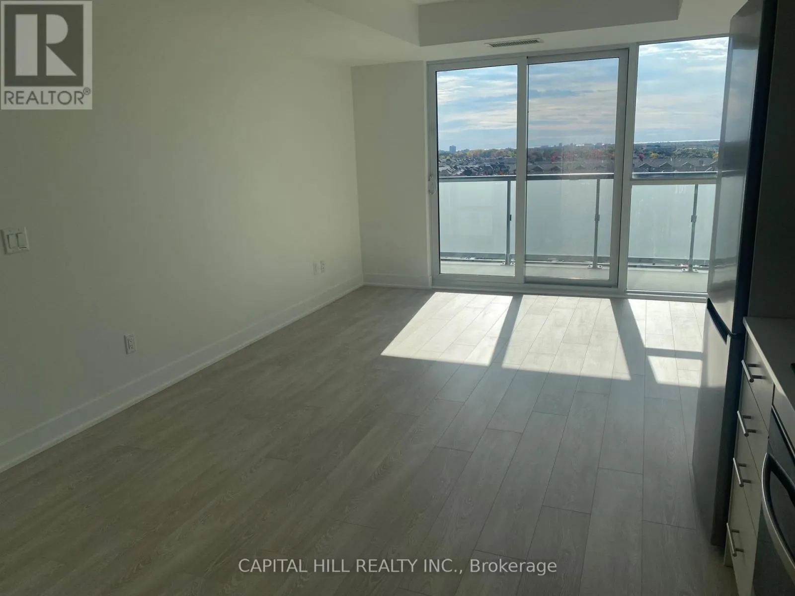 739 - 2425 SIMCOE STREET N