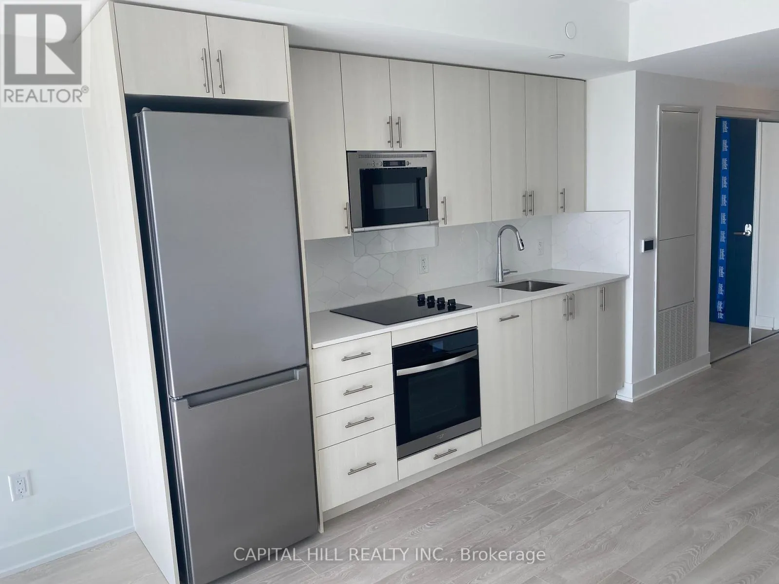 739 - 2425 SIMCOE STREET N