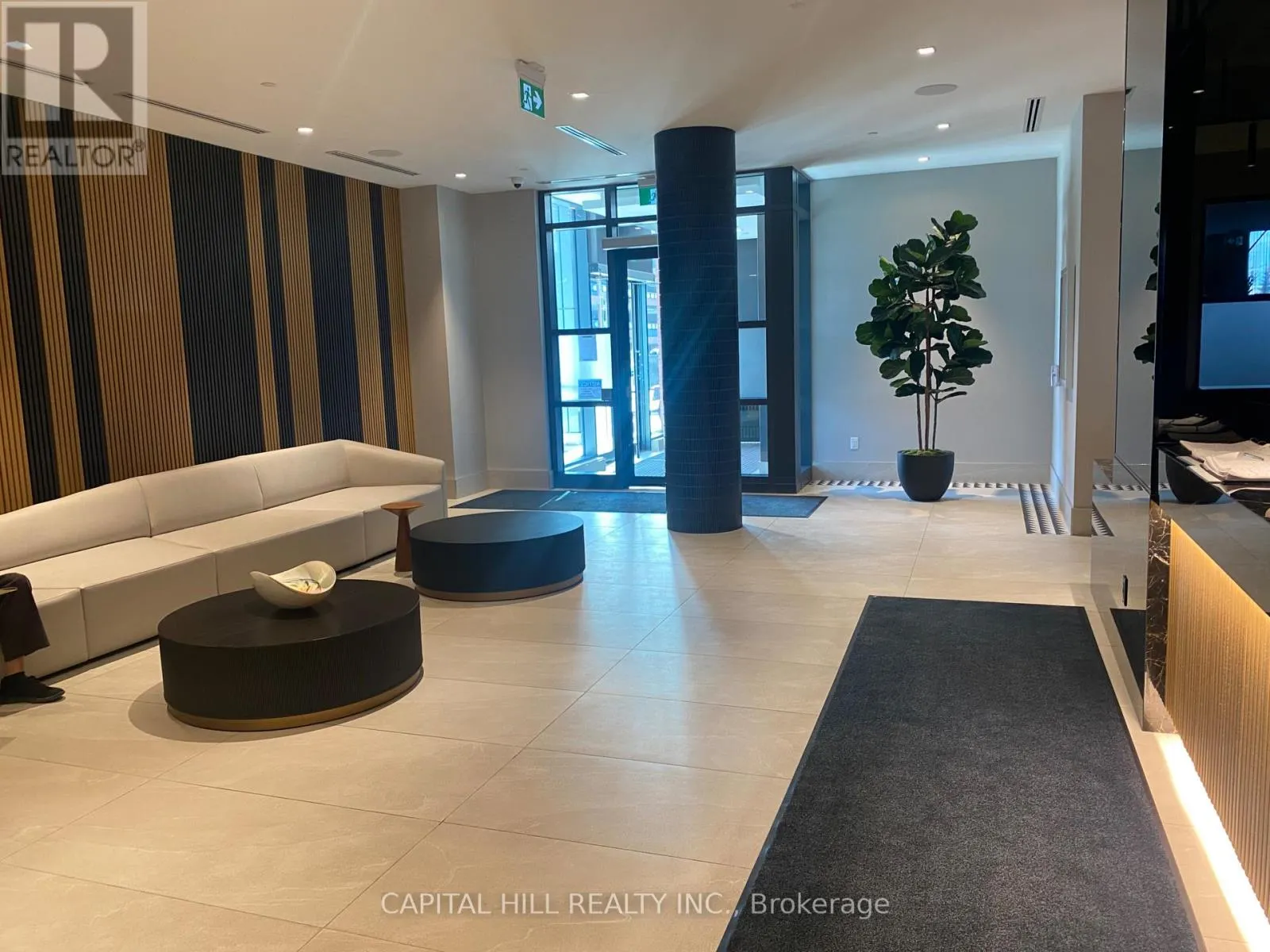 739 - 2425 SIMCOE STREET N