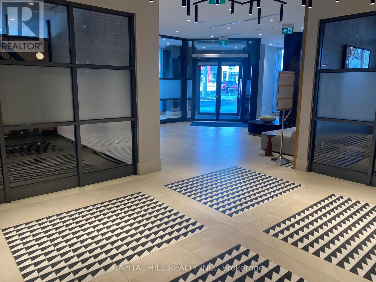 739 - 2425 SIMCOE STREET N