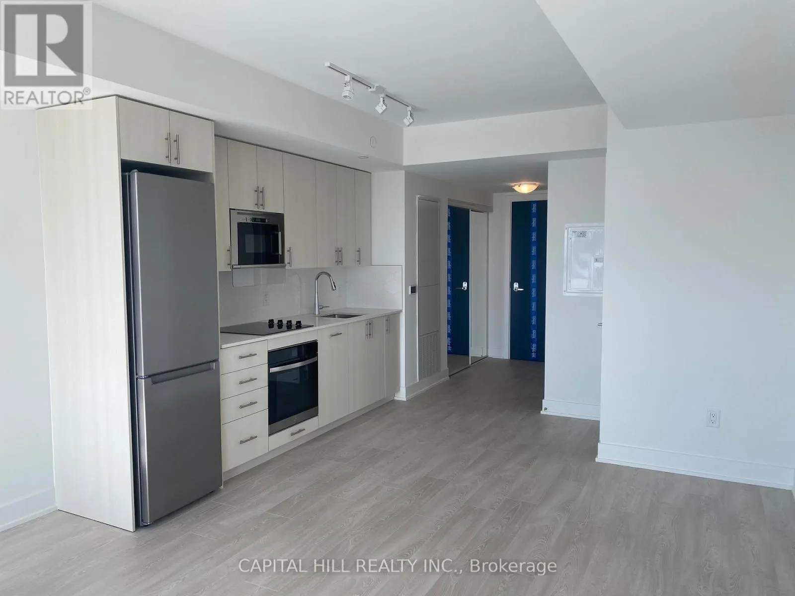 739 - 2425 SIMCOE STREET N