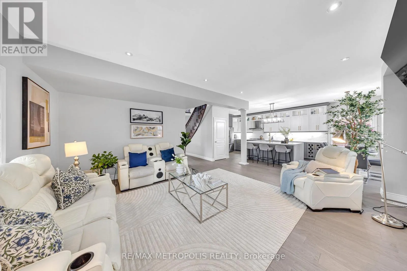 1665 PENNEL DRIVE