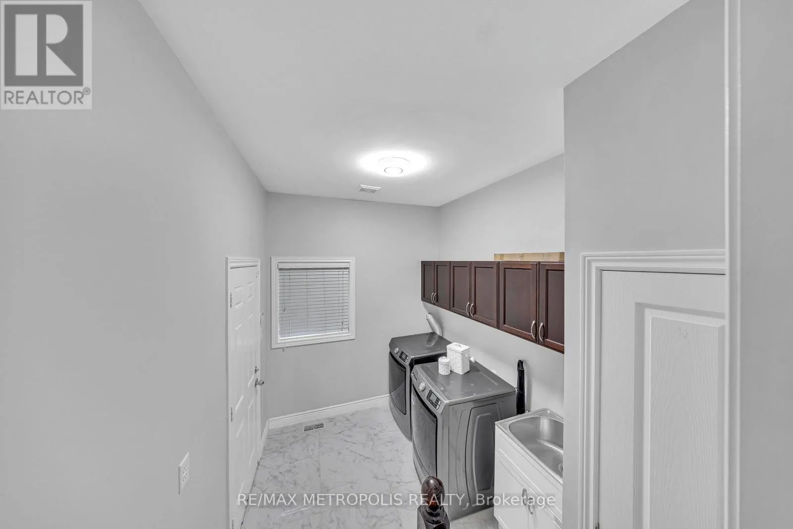 1665 PENNEL DRIVE
