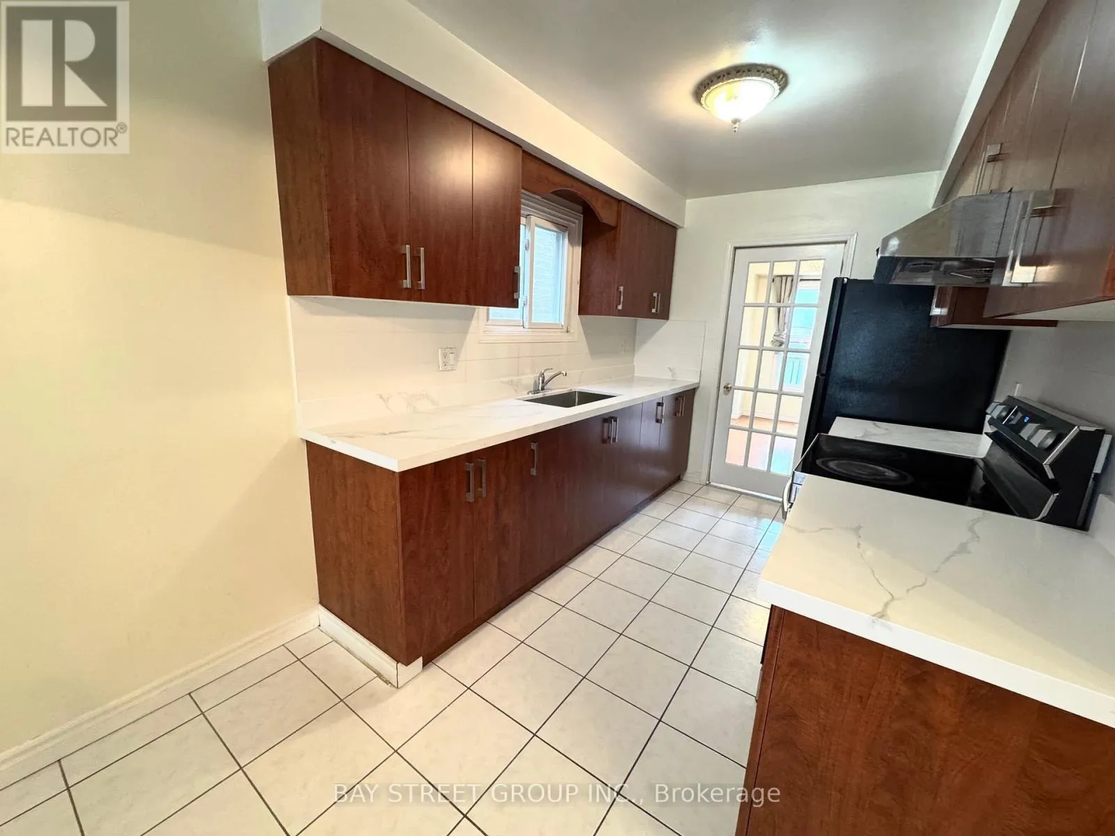 38 ENCHANTED HILLS CRESCENT