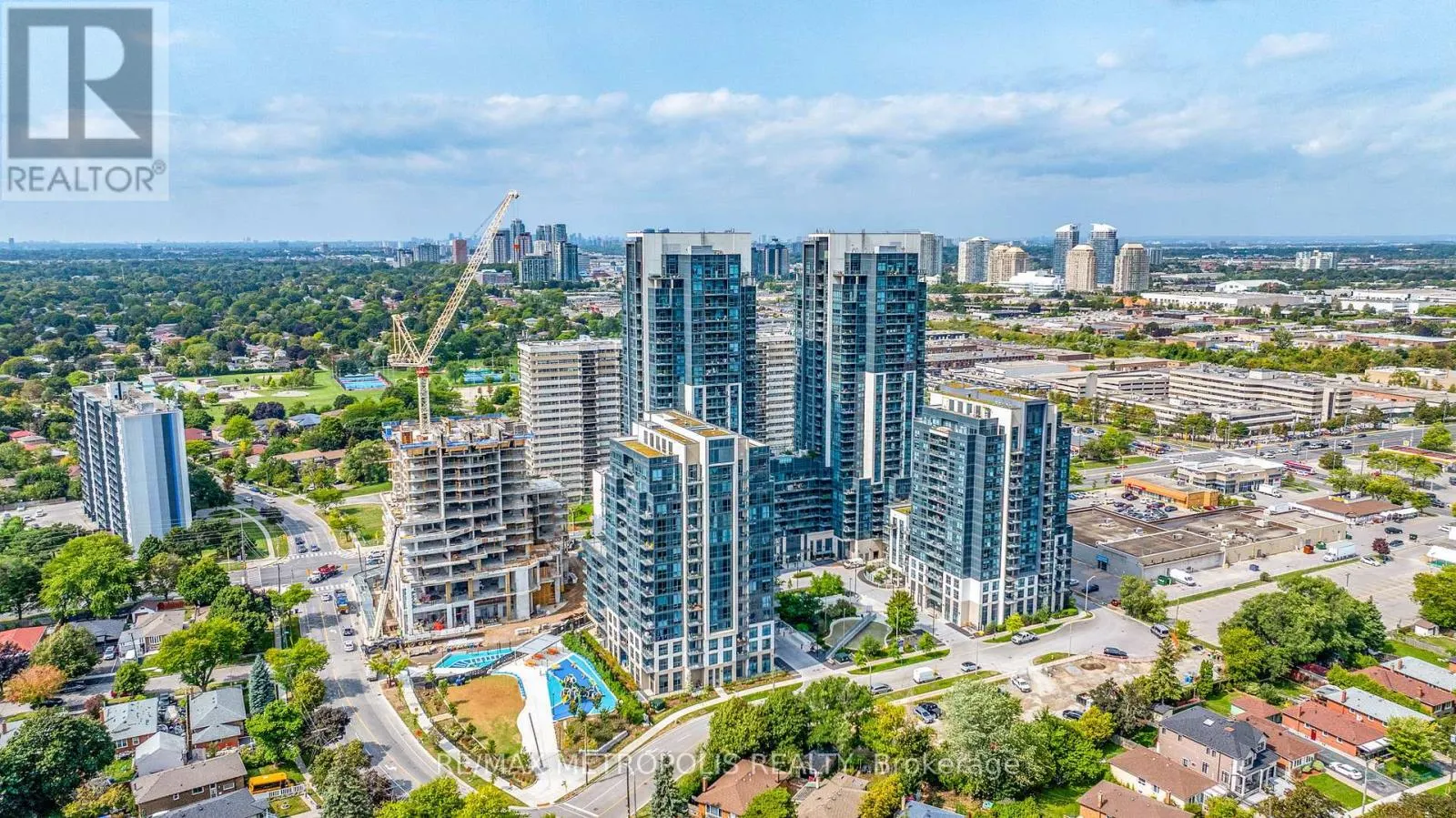 403 - 10 MEADOWGLEN PLACE