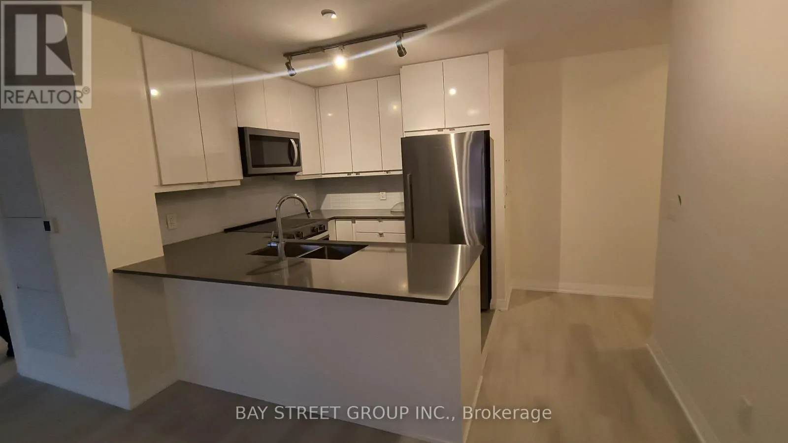 422 - 3270 SHEPPARD AVENUE E