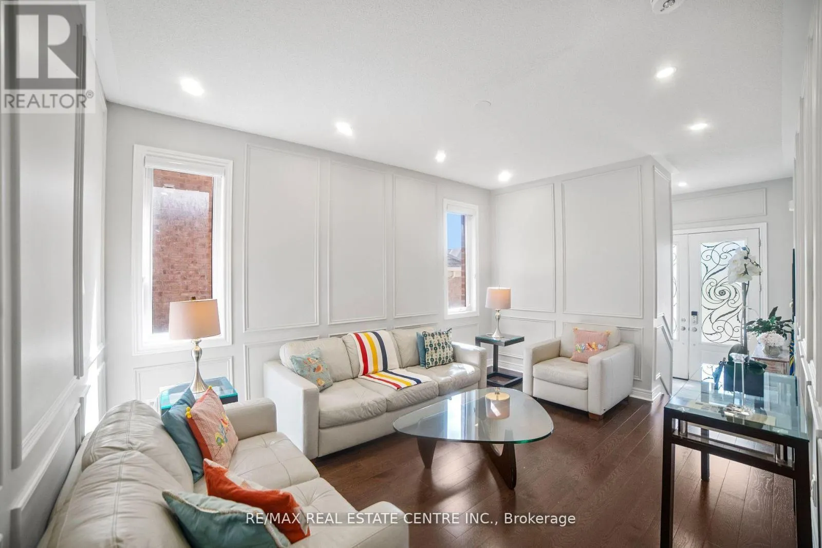 1106 CACTUS CRESCENT