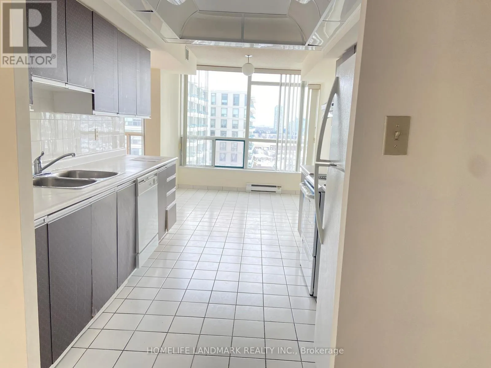 1204 - 4725 SHEPPARD AVENUE E