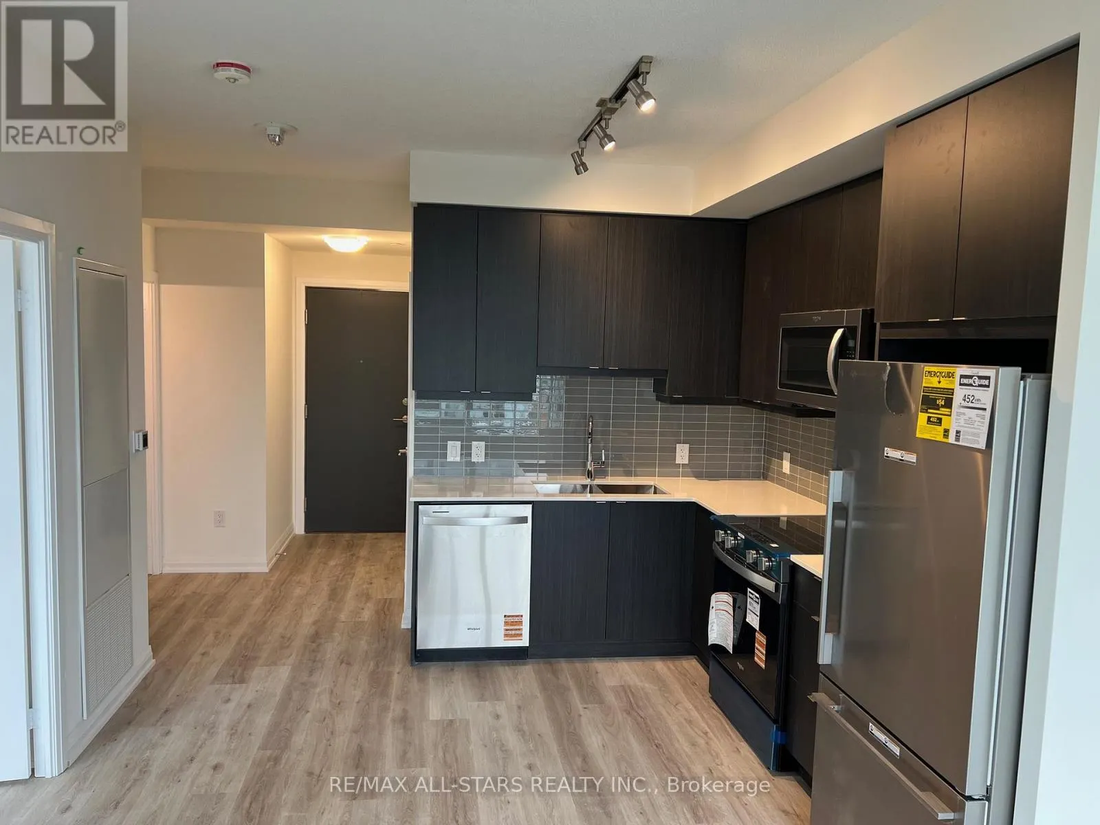 1610 - 3260 SHEPPARD AVENUE E