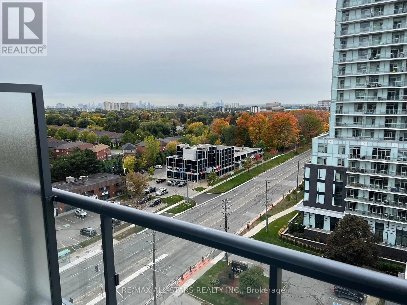1101 - 3260 SHEPPARD AVENUE E