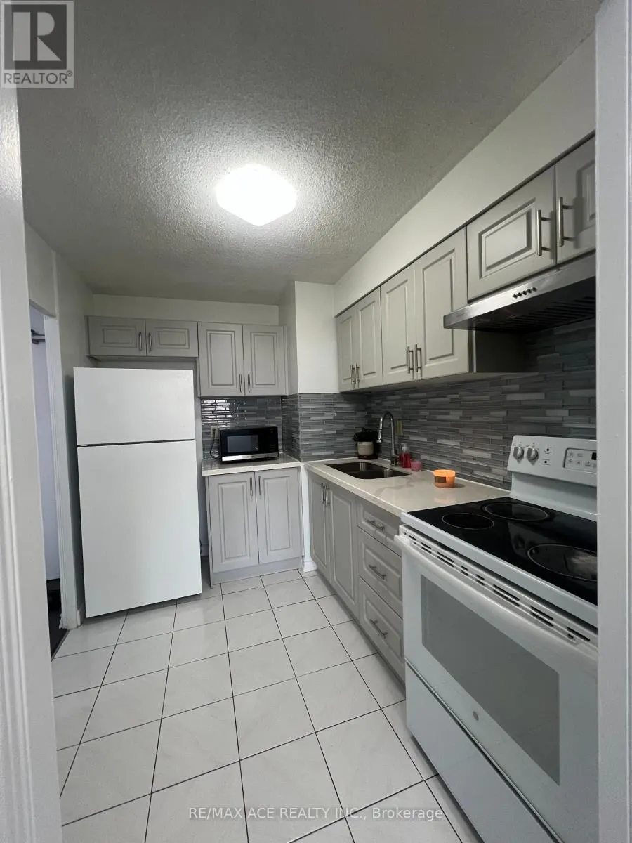 1104 - 10 TAPSCOTT ROAD