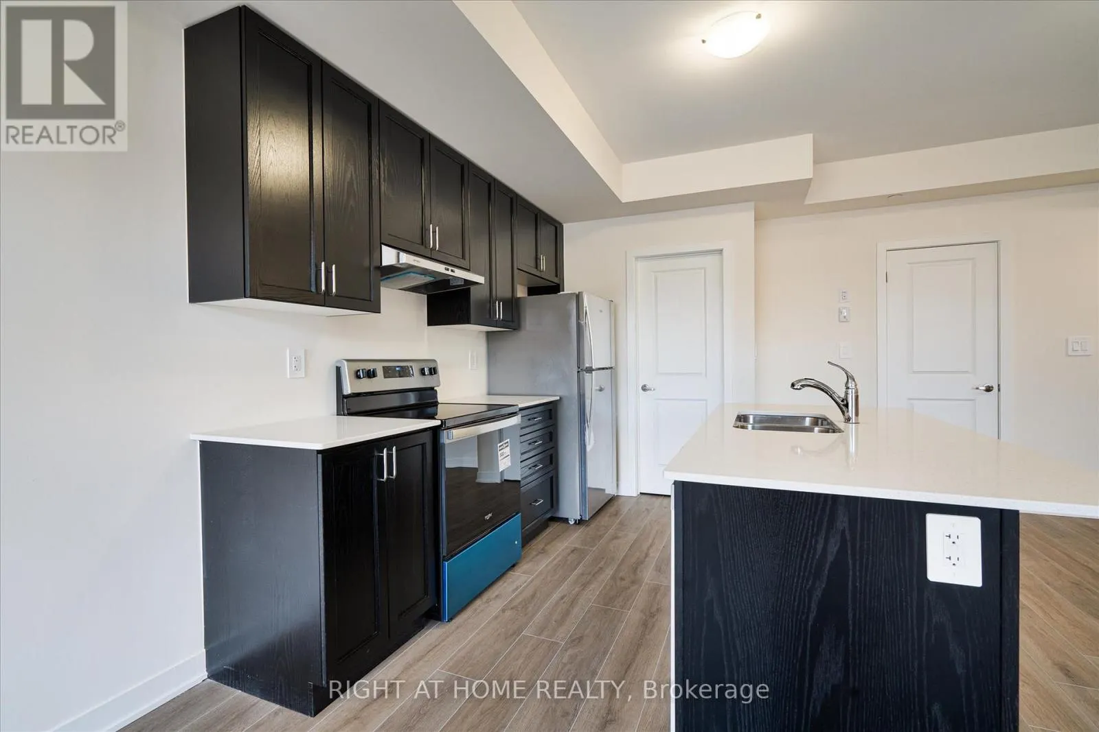 305 - 755 OMEGA DRIVE