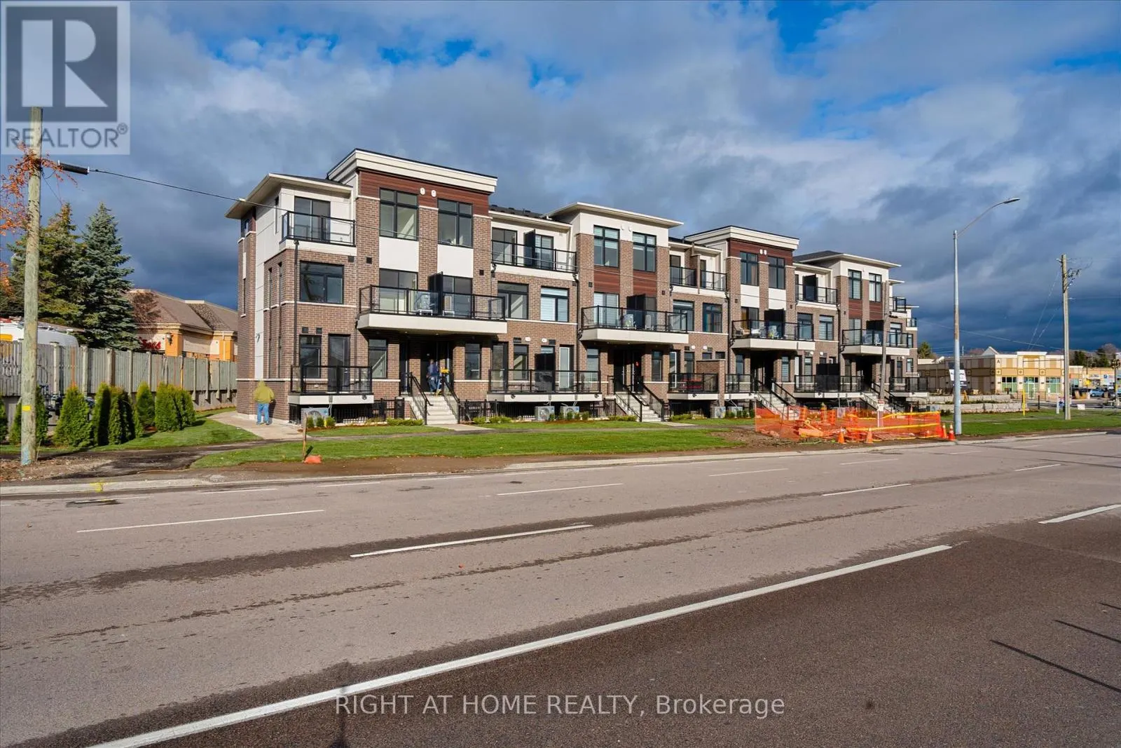 305 - 755 OMEGA DRIVE