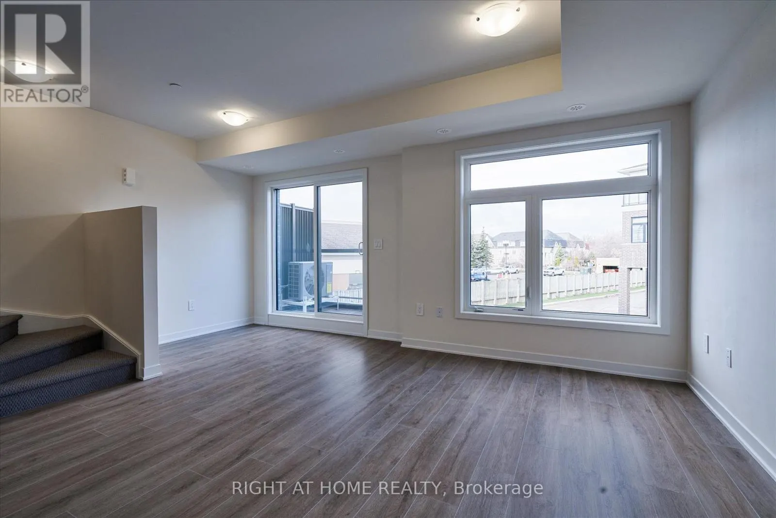 305 - 755 OMEGA DRIVE