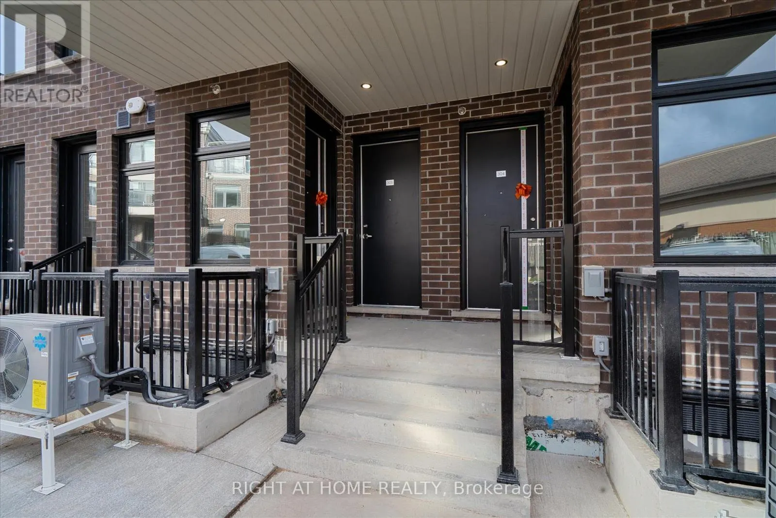 305 - 755 OMEGA DRIVE