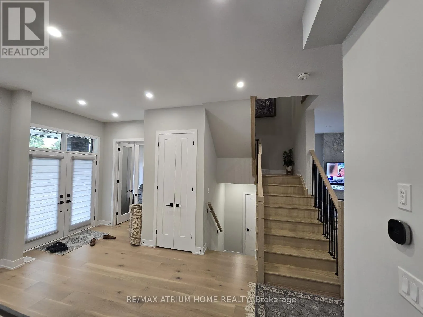 5 NORBURY CRESCENT